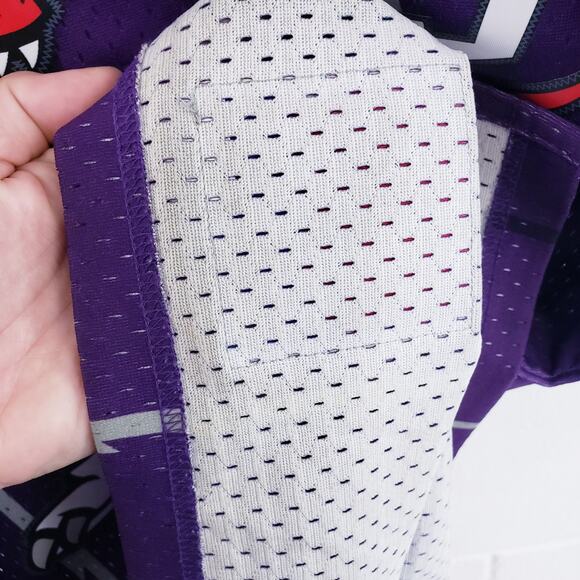 Mitchell & Ness Toronto Raptors Vince Carter 1998-99 Swingman Jersey Size Medium - Picture 9 of 10